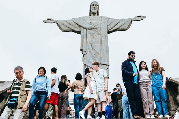 "Amor ao Redentor: Um Pedido de Casamento Inesquecível no Coração do Rio" /amor-ao-redentor-um-pedido-de-casamento-inesquecivel-no-coracao-do-rio