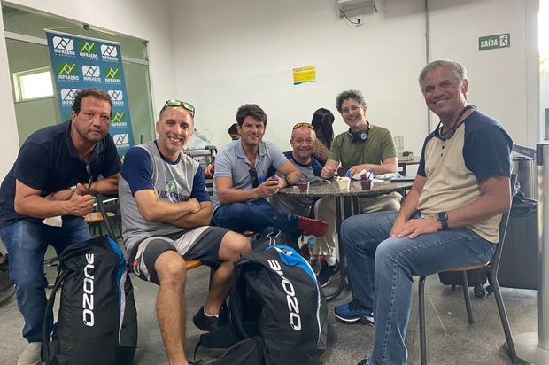 Viajando de avião com o paramotor /viajando-de-aviao-com-o-paramotor