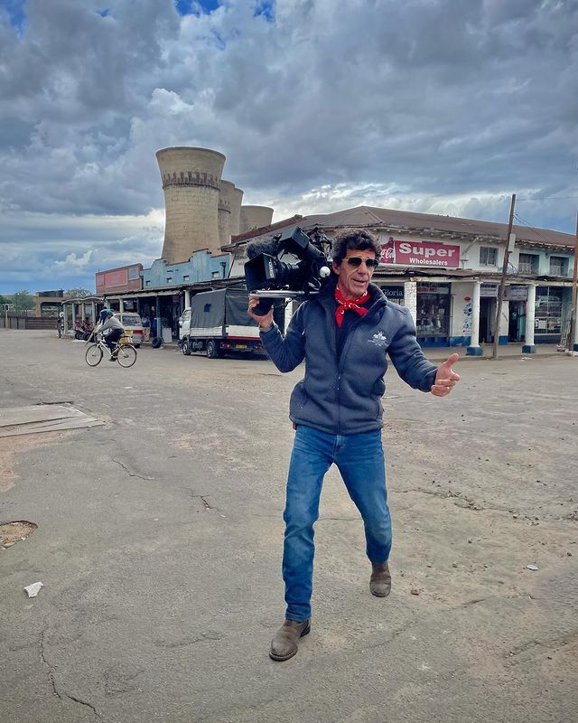 A spectacular end enriching new series for GloboPlay, Brazil. Produced by EDIA.etc. Documenting the fenomenal logistics ofThe most luxurious train, ROVOS RAIL, in the world. An extraordinary finish at the Victoria Falls 🤩 - 5