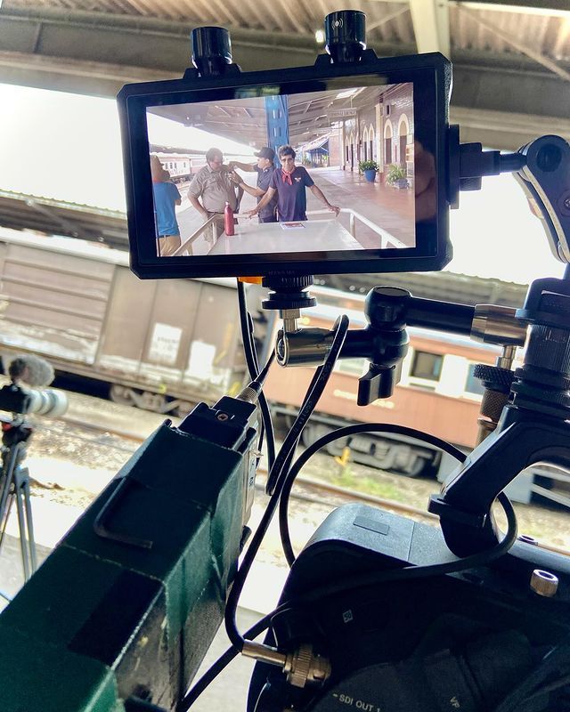 A spectacular end enriching new series for GloboPlay, Brazil. Produced by EDIA.etc. Documenting the fenomenal logistics ofThe most luxurious train, ROVOS RAIL, in the world. An extraordinary finish at the Victoria Falls 🤩 - 6
