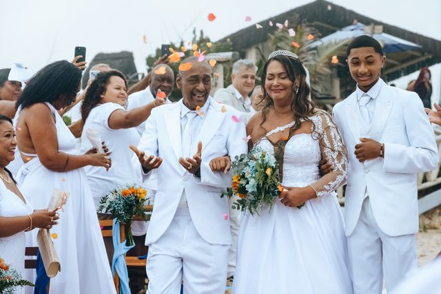 Amor Sob a Chuva: O Encantador Casamento de Roberta e Alessandro na Praia da Barra da Tijuca /amor-sob-a-chuva-o-encantador-casamento-de-roberta-e-alessandro-na-praia-da-barra-da-tijuca