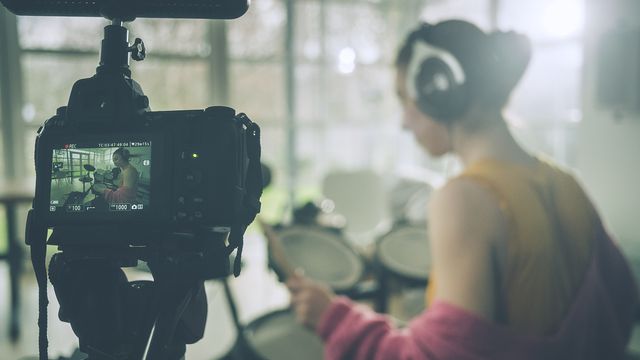 A FOTO COMO LINGUAGEM: COMO A FOTOGRAFIA MOLDA A ESTÉTICA DO CINEMA /a-foto-como-linguagem-como-a-fotografia-molda-a-estetica-do-cinema