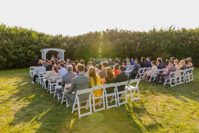 Elizabeth & Bradley's Sunny Wedding at Kinney Bungalow /elizabeth-bradleys-sunny-wedding-at-kinney-bungalow