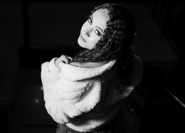 5 Poses para Arrasar no Ensaio de 15 Anos (Mesmo se Você For Tímida) /5-poses-para-arrasar-no-ensaio-de-15-anos-mesmo-se-voce-for-timida