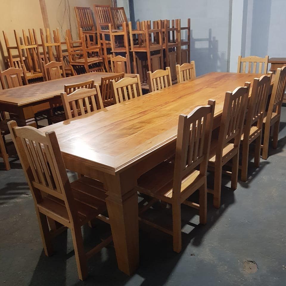 Mesa confeccionada em Peroba - 1